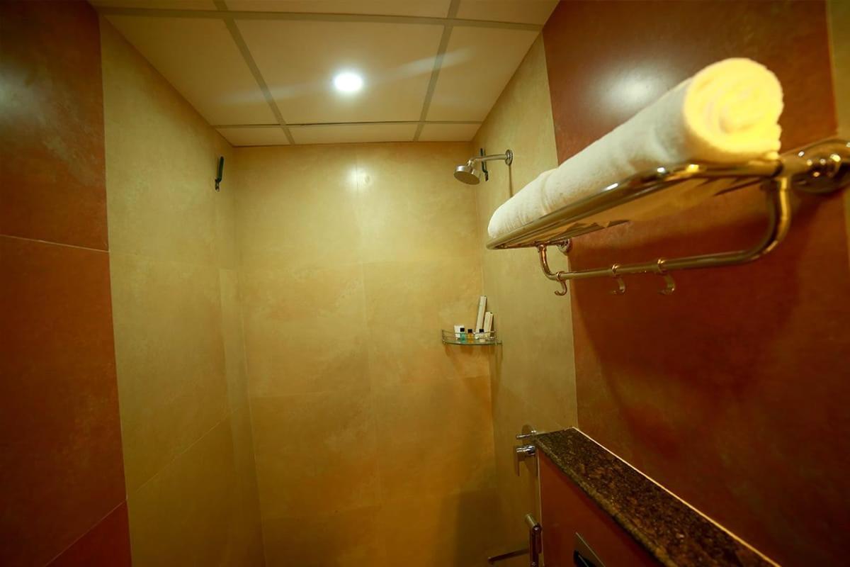 Sapphire Inn Puducherry Zewnętrze zdjęcie