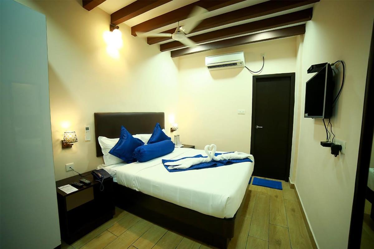 Sapphire Inn Puducherry Zewnętrze zdjęcie