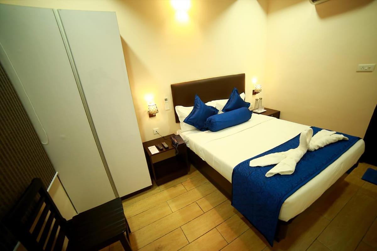 Sapphire Inn Puducherry Zewnętrze zdjęcie